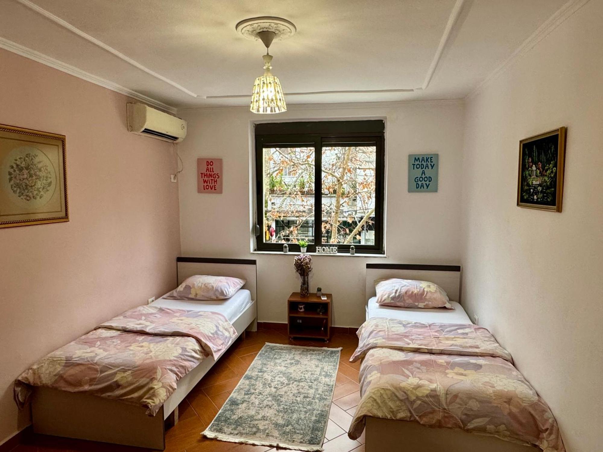 Skerdi'S Apartment - City Center 티라나 외부 사진