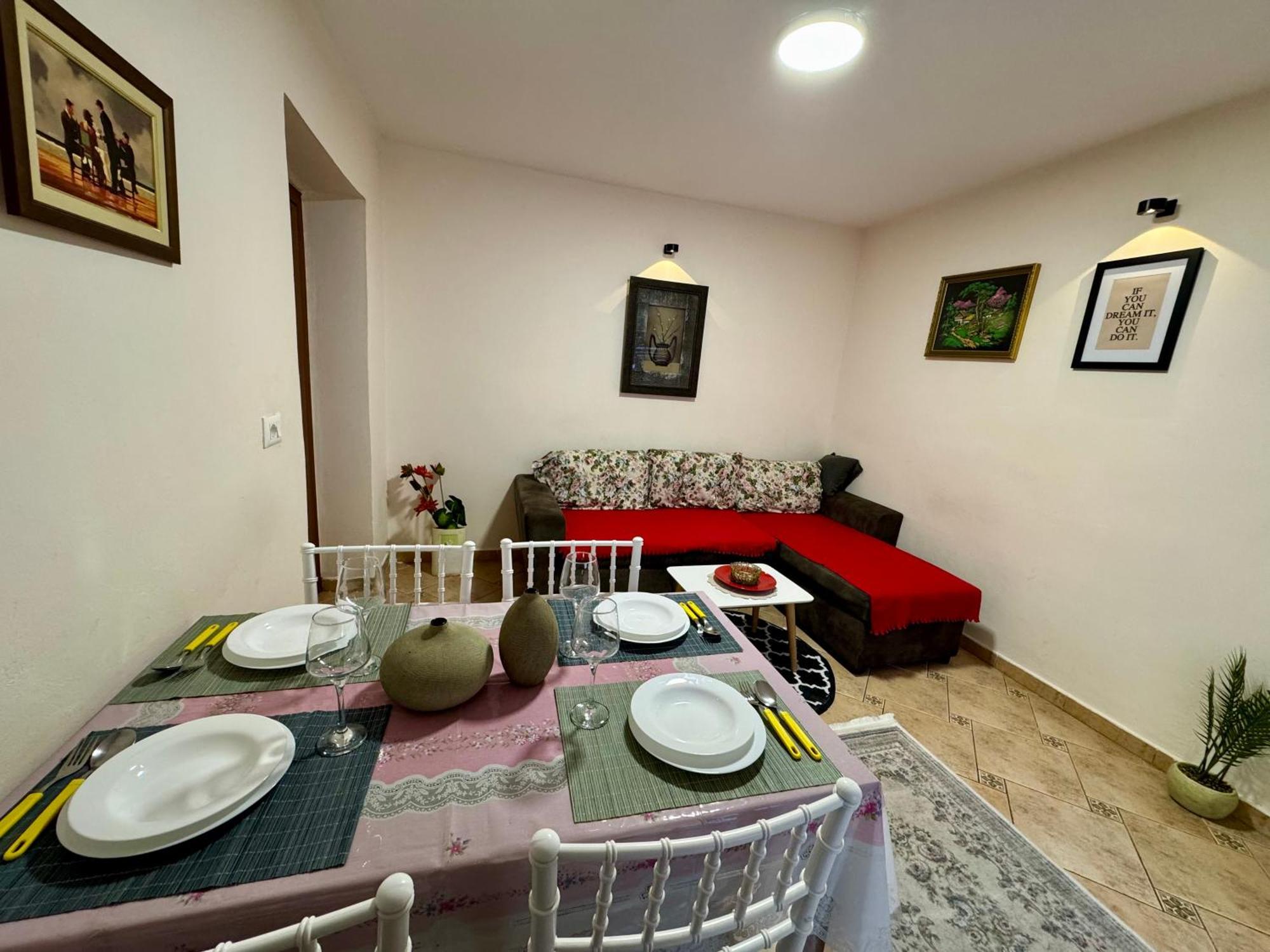 Skerdi'S Apartment - City Center 티라나 외부 사진